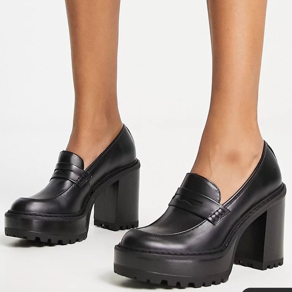 COPY - Steve Madden Kansas - Picture 1 of 7